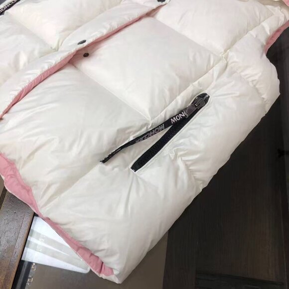 Moncler White and Pink Color-Blocked Hooded Down Vest, Warm and Cozy, Size 0. - Picture 4 of 6